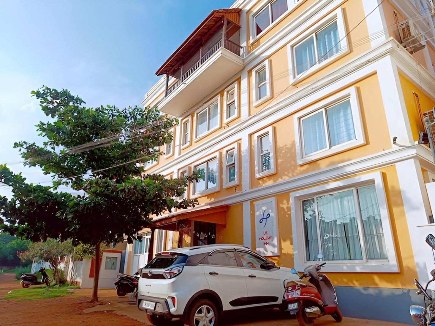 Le Holiday Inn Pondicherry Bagian luar foto