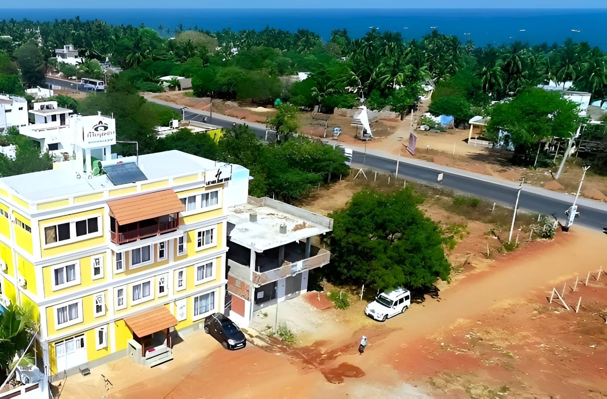 Le Holiday Inn Pondicherry Bagian luar foto