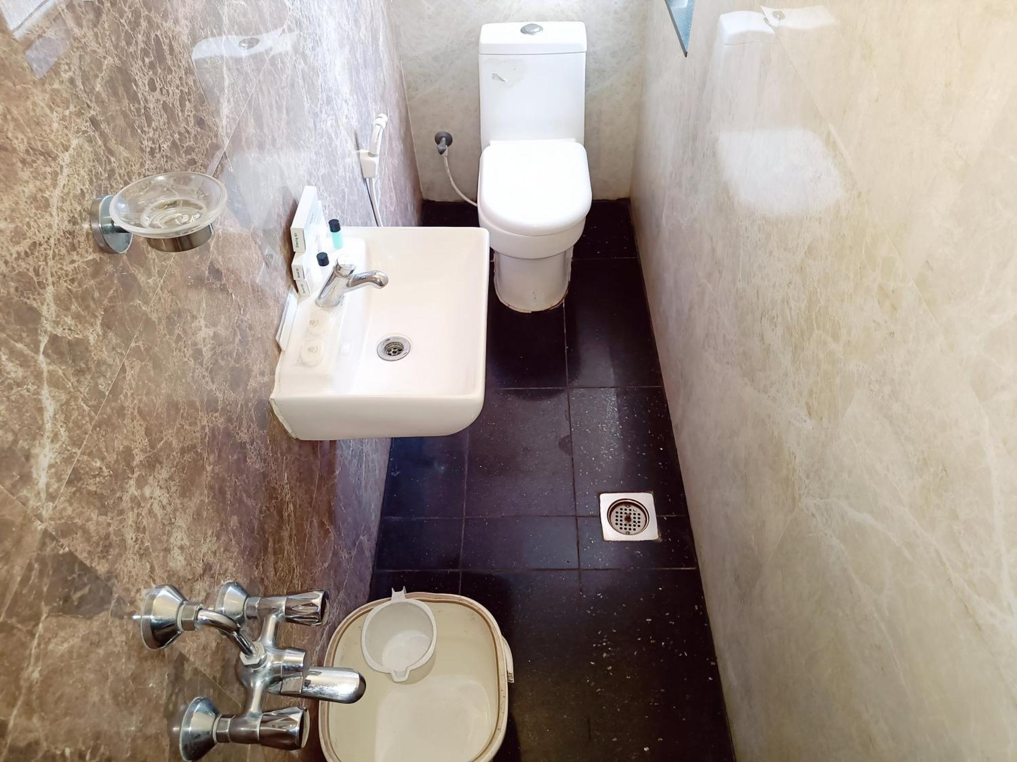 Le Holiday Inn Pondicherry Bagian luar foto