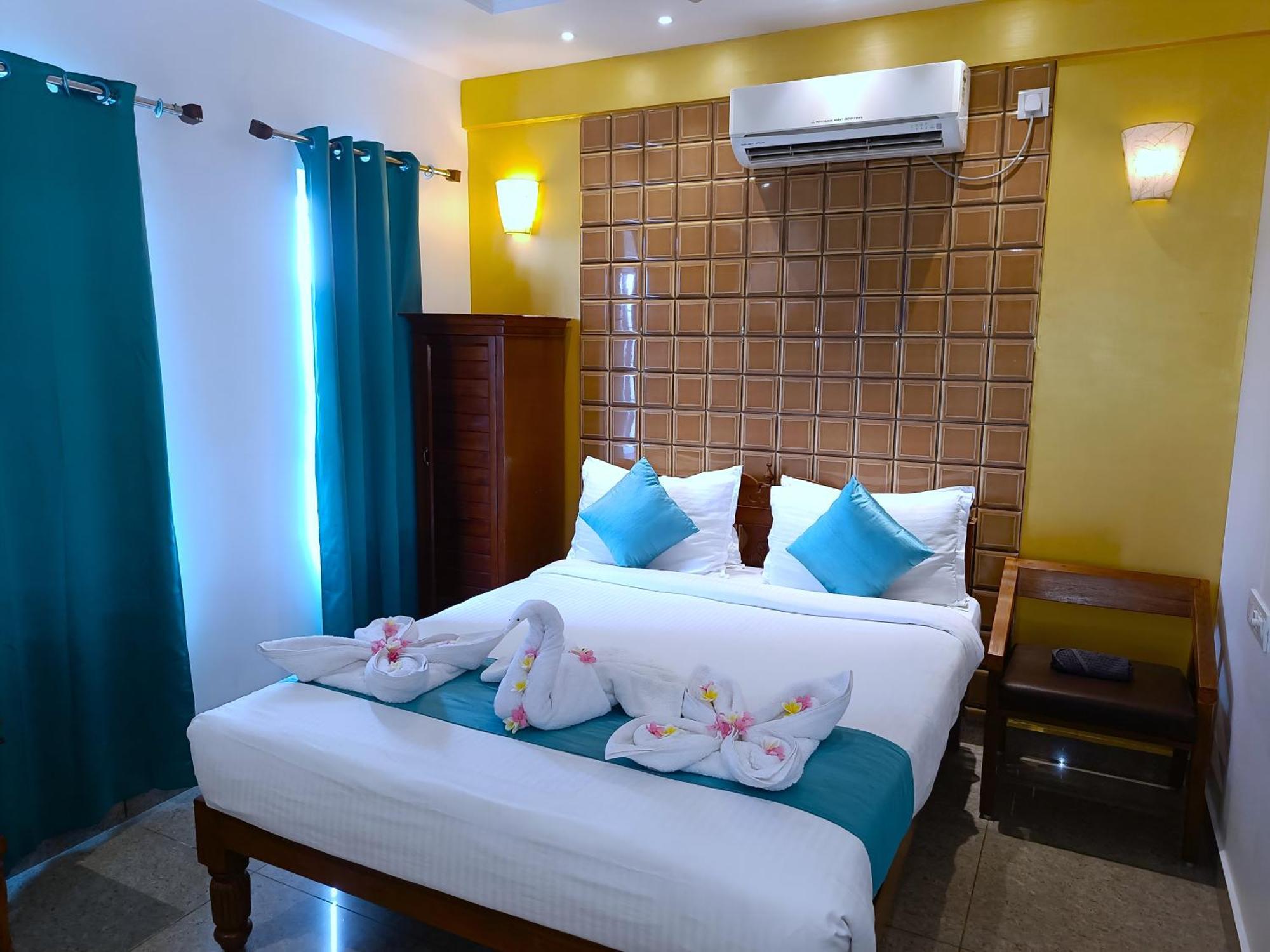 Le Holiday Inn Pondicherry Bagian luar foto