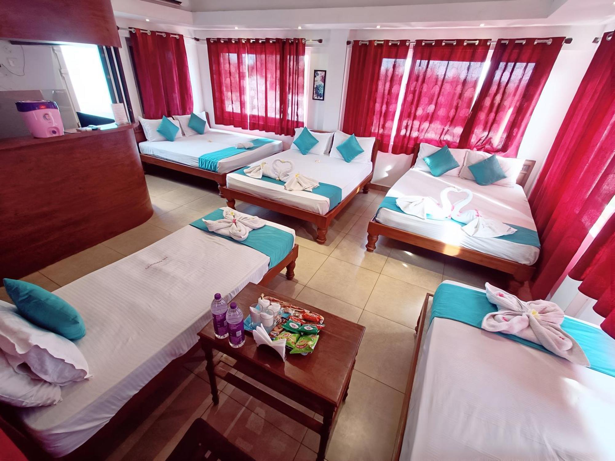 Le Holiday Inn Pondicherry Bagian luar foto