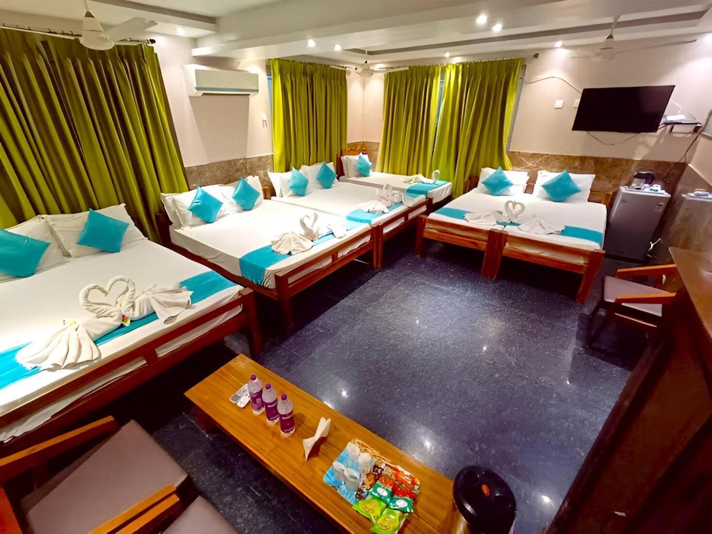 Le Holiday Inn Pondicherry Bagian luar foto