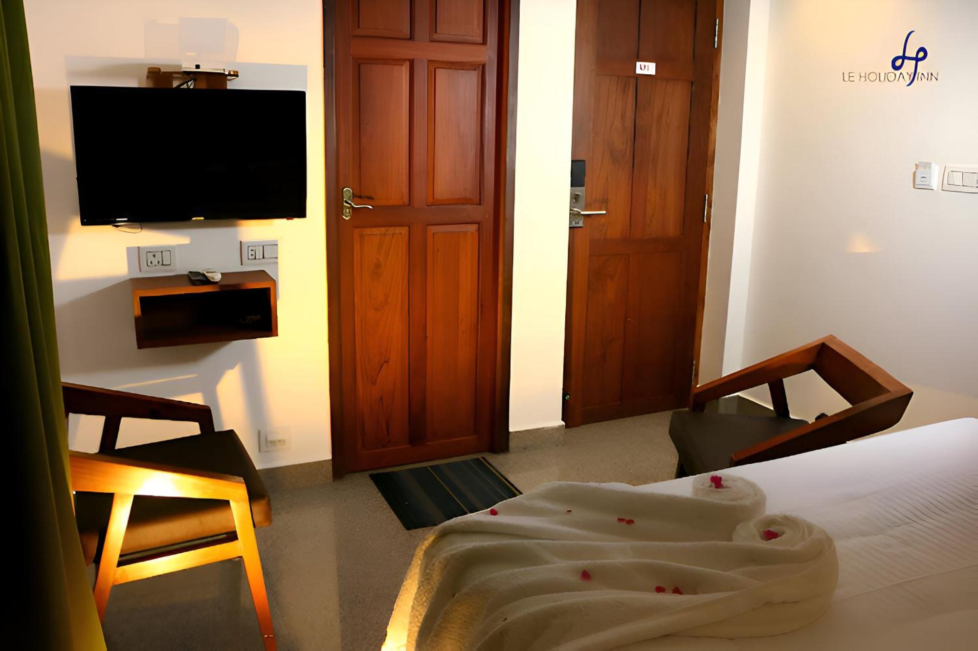 Le Holiday Inn Pondicherry Bagian luar foto